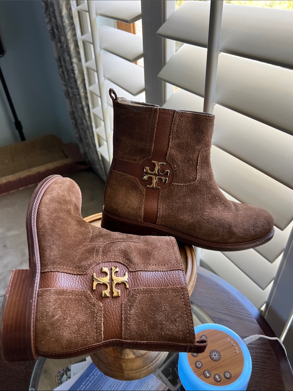 🛑1 hour sale. Tory Burch, 8.5, Chestnut Suede Tory Logo Ankle Boots